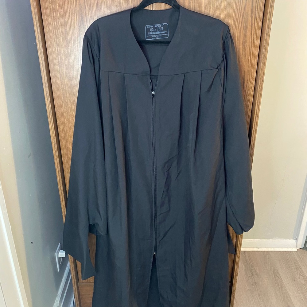 Oak Hall Graduation Gown Unisex 5'9"-5'11" Black Master GreenWeaver Recycled